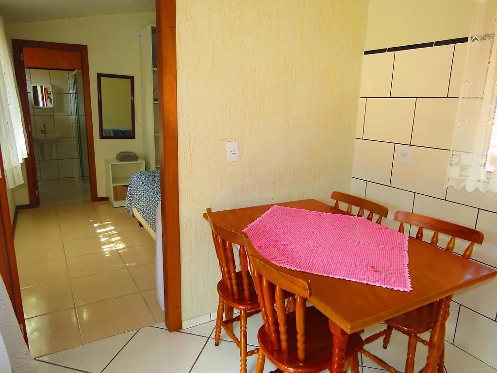 Residencial Amigos De Bombinhas Hotel