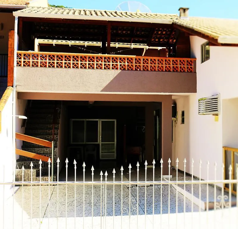 Guest house Residencial Amigos De Bombinhas Hotel