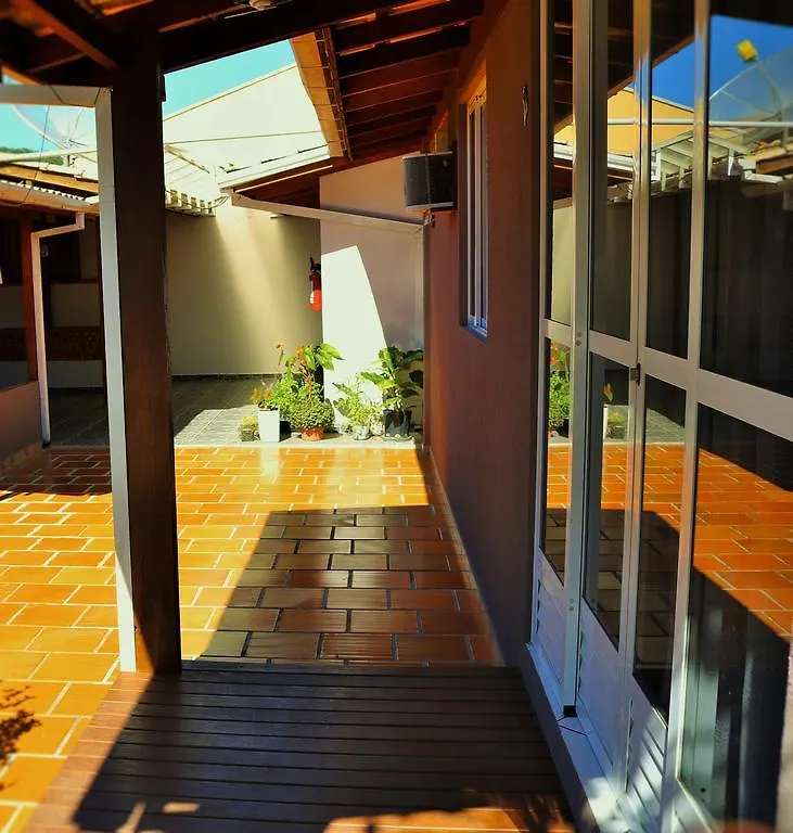Residencial Amigos De Bombinhas Hotel
