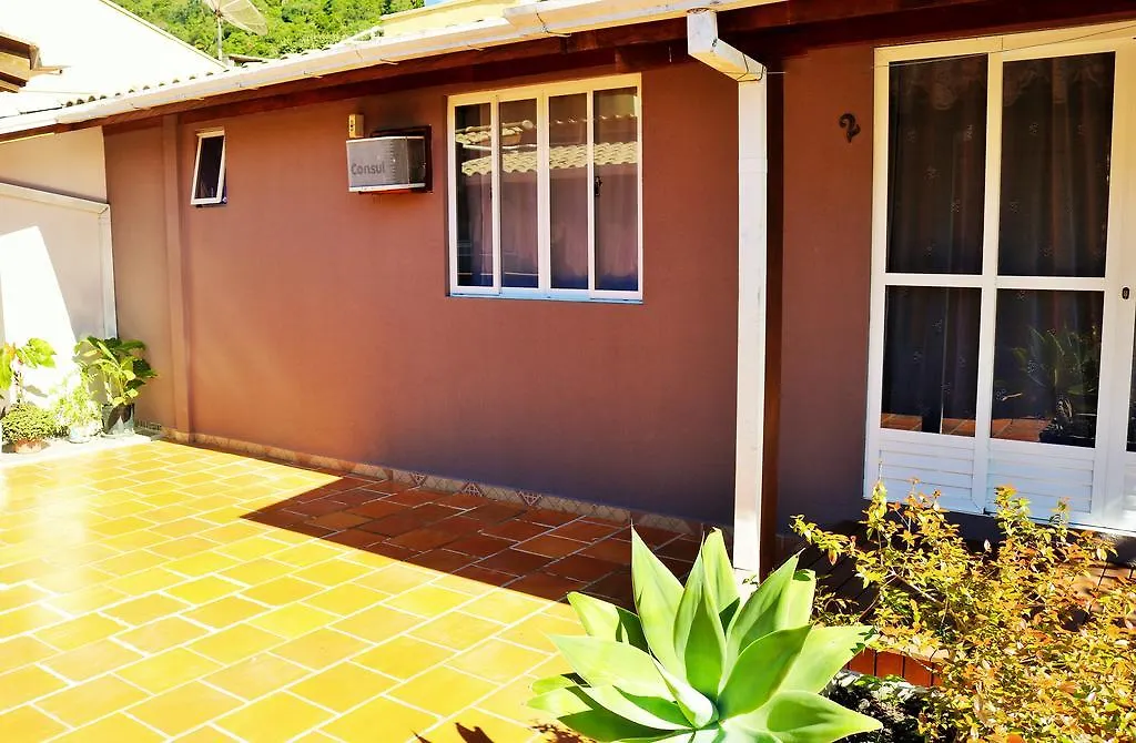 Residencial Amigos De Bombinhas Hotel