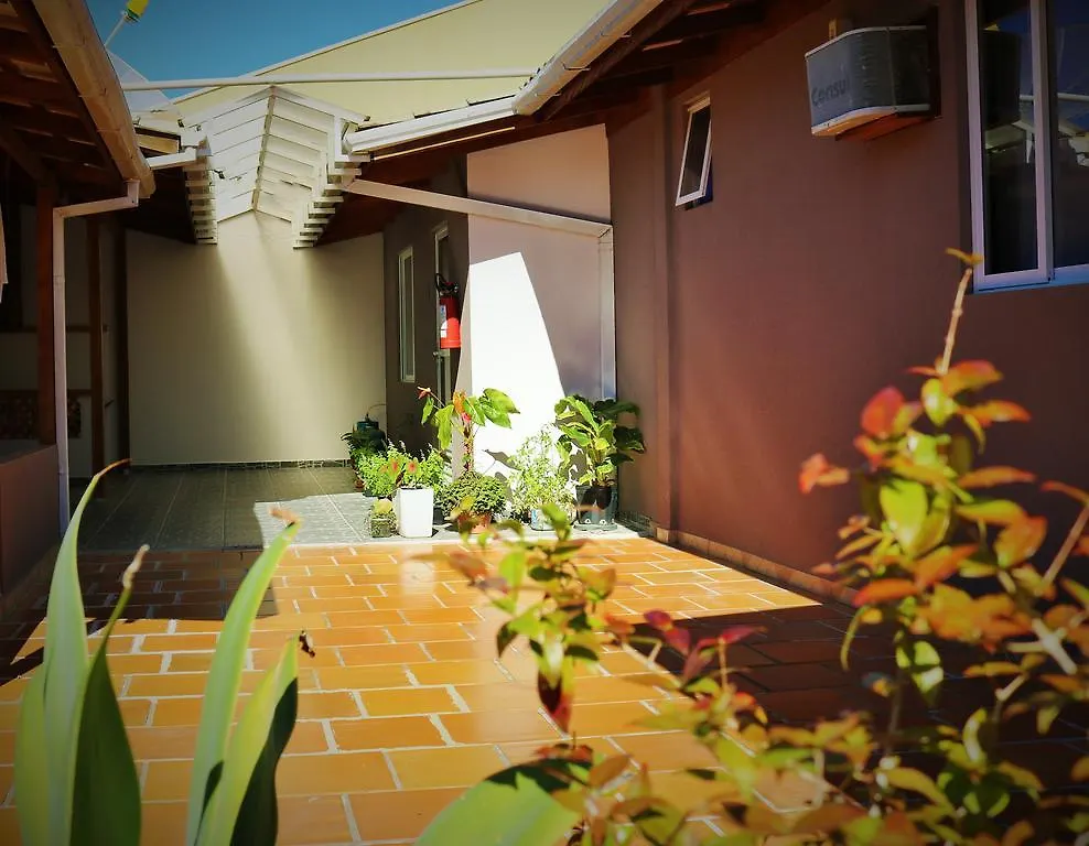 Guest house Residencial Amigos De Bombinhas Hotel