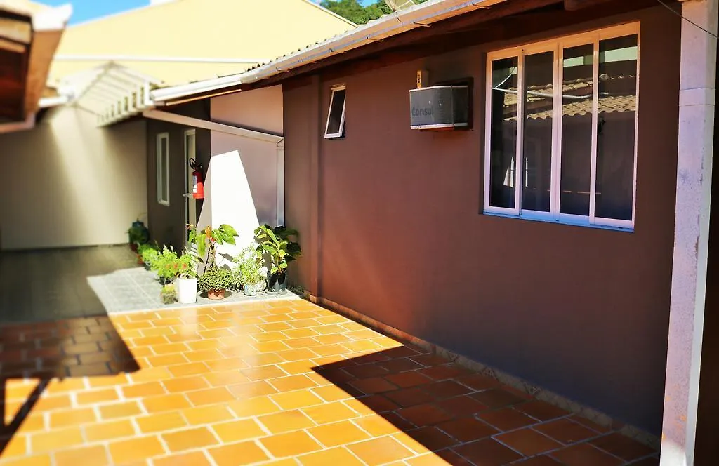 Guest house Residencial Amigos De Bombinhas Hotel
