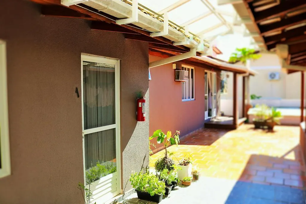 Guest house Residencial Amigos De Bombinhas Hotel