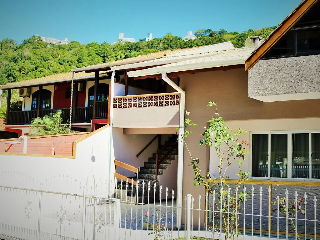 Guest house Residencial Amigos De Bombinhas Hotel Brazil