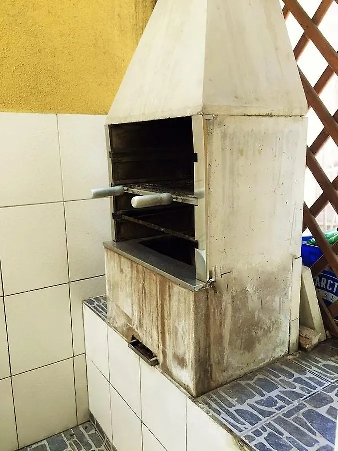 Guest house Residencial Amigos De Bombinhas Hotel